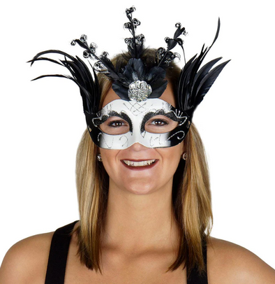 Queen of Hearts Goose Feather Mask